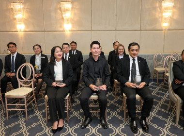 โล่ประกาศเกียรติคุณในฐานะเป็นหน่วยงานที่มีการพัฒนาเชิงประจักษ์ ประจำปีงบประมาณ พ.ศ. 2569 ลำดับที่ 3 ... พารามิเตอร์รูปภาพ 8