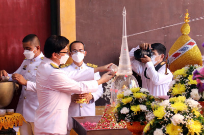 พิธีสรงน้ำพระบรมสารีริกธาตุ ในการพระราชพิธีสงกรานต์ ... พารามิเตอร์รูปภาพ 1