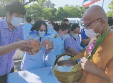 พิธีทำบุญตักบาตร เพื่อเฉลิมพระเกียรติสมเด็จพระนางเจ้าฯ ... พารามิเตอร์รูปภาพ 10