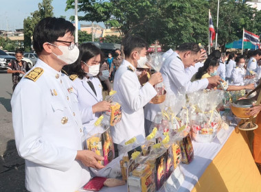 พิธีวางพวงมาลา และทำบุญตักบาตรพระสงฆ์ จำนวน 89 รูป ... พารามิเตอร์รูปภาพ 3