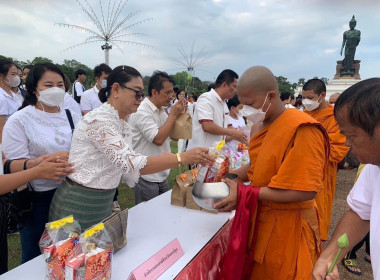 พิธีเจริญพระพุทธมนต์และพิธีตักบาตร ... พารามิเตอร์รูปภาพ 5