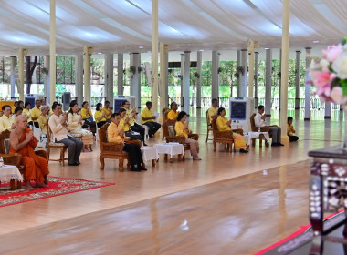 พิธีเจริญพระพุทธมนต์และเจริญจิตตภาวนาเฉลิมพระเกียรติ ... พารามิเตอร์รูปภาพ 4