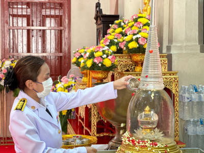 พิธีเชิญเครื่องราชสักการะทรงพระราชอุทิศถวายเป็นพุทธบูชาองค์พระปฐมเจดีย์ในการพระราชพิธีสงกรานต์ ... พารามิเตอร์รูปภาพ 1