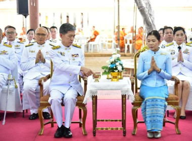 พิธีเจริญพระพุทธมนต์และทำบุญตักบาตรพระสงฆ์ 99 รูป ... พารามิเตอร์รูปภาพ 6