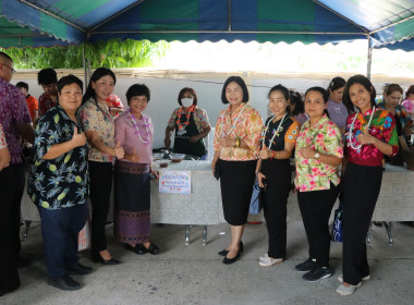 ร่วมพิธีรดน้ำขอพร ผู้ว่าราชการจังหวัดนครปฐม ... พารามิเตอร์รูปภาพ 2