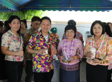 ร่วมพิธีรดน้ำขอพร ผู้ว่าราชการจังหวัดนครปฐม ... พารามิเตอร์รูปภาพ 3
