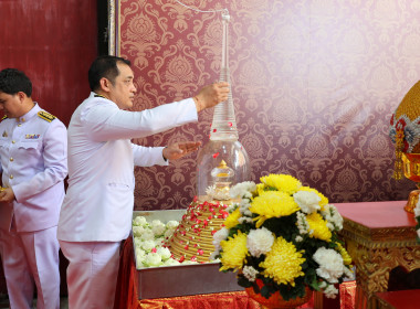 พิธีเชิญเครื่องราชสักการะซึ่งทรงพระราชอุทิศถวายเป็นพุทธบูชา ... พารามิเตอร์รูปภาพ 7