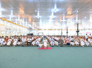 พิธีเจริญพระพุทธมนต์เฉลิมพระกียรติและถวายพระพรชัยมงคลแด่ ... พารามิเตอร์รูปภาพ 3